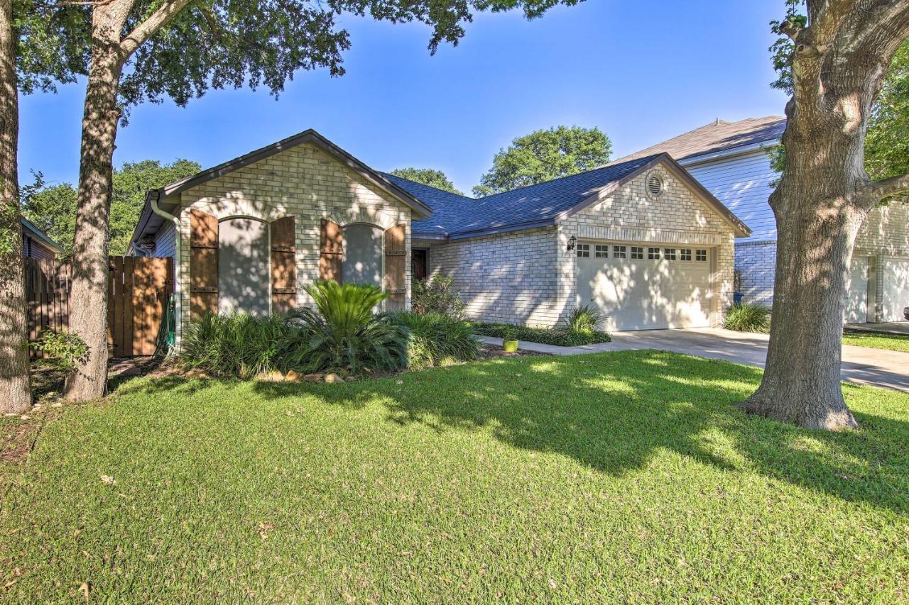 Peaceful San Antonio Oasis With Private Pool And Grill Villa Kültér fotó
